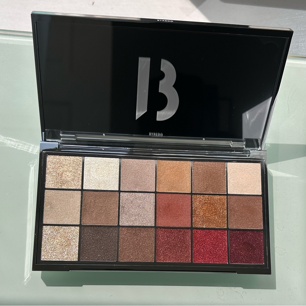 Byredo | BIBLIOPHILIA Palette Ombres 18 Couleurs | Limited Edition